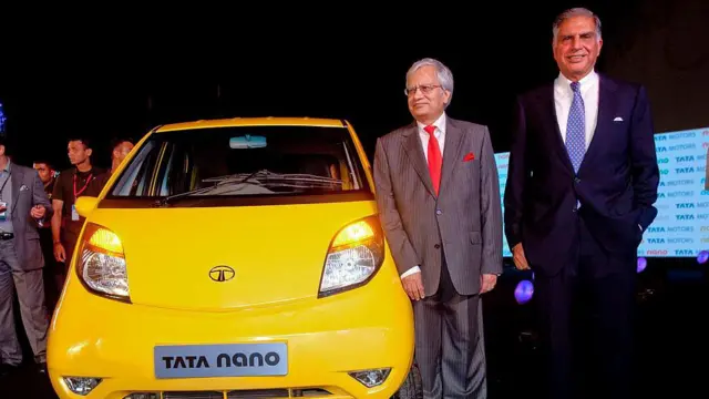 साल 2009 में रतन टाटा ने नैनो कार लॉन्च की 