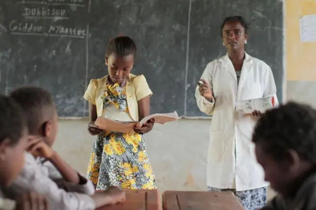 Barsiiftuu fi barattoota daree barnootaa keessatti (File)