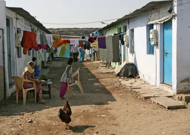 નરોડા પાટિયા ખાતે રમખાણો બાદ પીડિત પરિવારો પોતાના ઘરે પાછા ફર્યા હતા