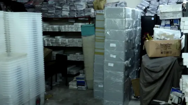 যশোর জেলা নির্বাচন কার্যালয়ের ট্রেজারিতে নির্বাচনী সরঞ্জাম