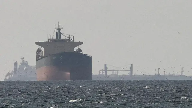 танкер на подходе к Ормузскому проливу