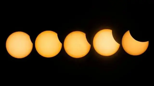  uma composição das fases do eclipse parcial vistas em Lyndhurst, na Inglaterra