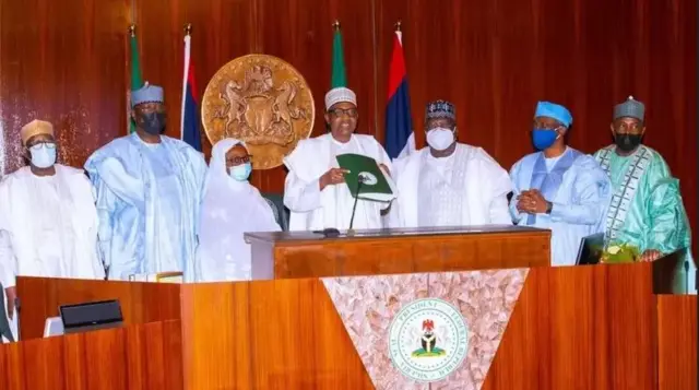 Onyeisiala Muhammadu Buhari na ụfọdụ ndị gọọmentị ya