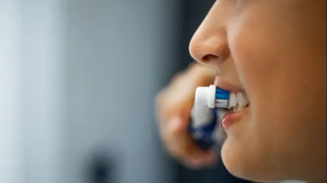 ਟੁੱਥਬ੍ਰਸ਼