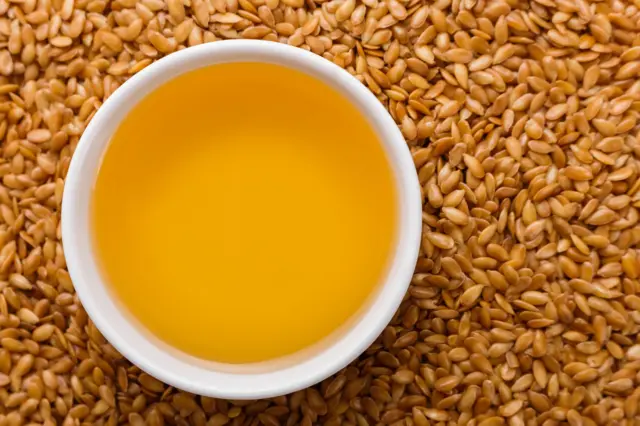 Qiz oqimga kirdi va videoni onanizm qiladi