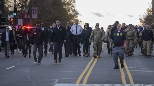 ओआईजी की एक रिपोर्ट के अनुसार अमेरीकी कस्टम्स एंड बॉर्डर प्रोटेक्शन (सीबीपी) ने कुछ लोगों को अमेरिका में प्रवेश करने दिया या पैरोल दिया, जबकि उनकी पूरी जांच नहीं हुई थी.