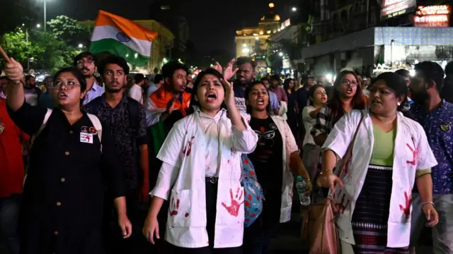 आरजी कर रेप मामले को लेकर प्रदर्शन