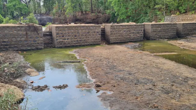 खाली किया गया डैम