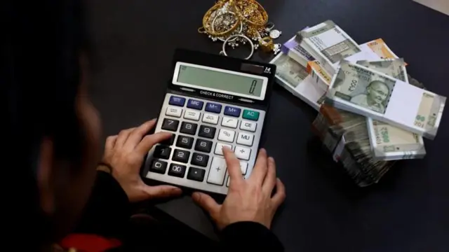 గోల్డ్ లోన్స్ 