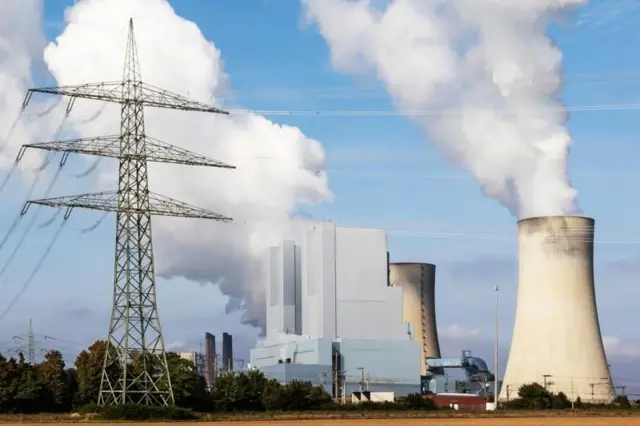 कार्बन उत्सर्जनाबाबत युरोपियन युनियनचे कठोर नियम हे व्यापारातील अडथळ्यांपैकी एक मानले जातात.