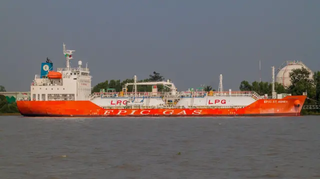 মধ্যপ্রাচ্যে যুদ্ধ পরিস্থিতির কারণে বিশ্বে জ্বালানি সরবরাহে সংকট তৈরি হয়েছে