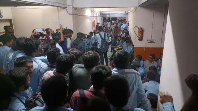 ગુજરાતમાં રોજગારી, ગુજરાતમાં બેરોજગારી, ગુજરાતની કંપનીઓમાં નોકરી, ગુજરાત, અમદાવાદ, સાણંદ, બીબીસી ગુજરાતી, ગુજરાત સરકાર, સ્થાનિક કંપનીમાં નોકરી, અર્થવ્યવસ્થા