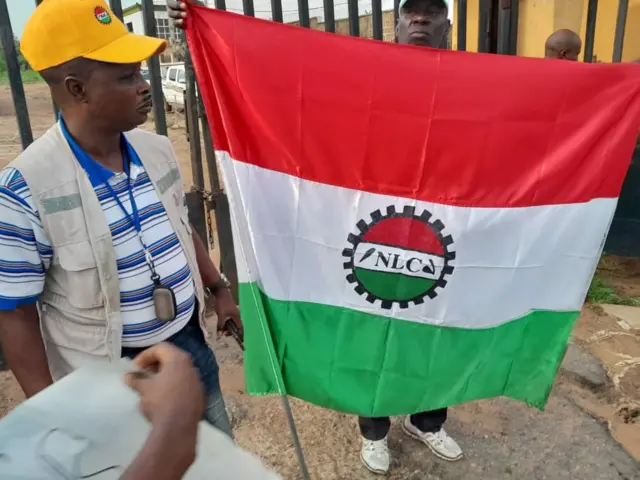 NLC members for Ogun state carry waka enta street to protest increase for price of electricity 