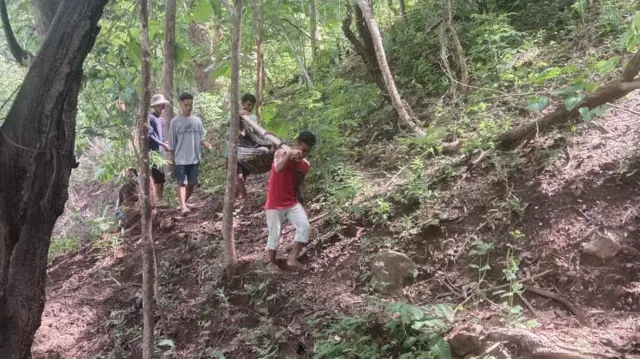 စစ်ရေးပဋိပက္ခဇုန်တွေမှာ အရေး‌ပေါ်လူနာတွေလွှဲပြောင်းဖို့ ဆေးရုံမရှိတာက စိန်ခေါ်မှုဖြစ်နေတယ်လို့ ကျန်းမာရေးလုပ်သားတွေပြော 