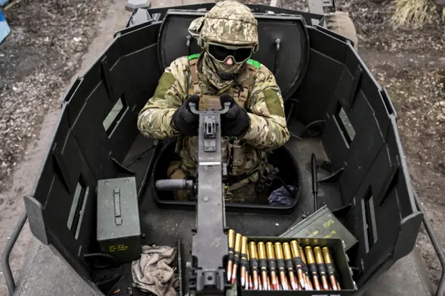 Український військовий у Часовому Яру під Бахмутом