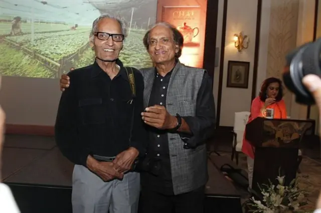 પોતાના ભાઈ એસ પૉલ (ડાબે)ની સાથે રઘુ રાય