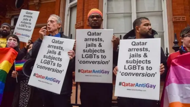 LGBTI+ சமூகத்தின் மீதான கத்தார் நிலைப்பாடு சர்வதேச அளவில் விமர்சனத்திற்கு உள்ளாகியுள்ளது.