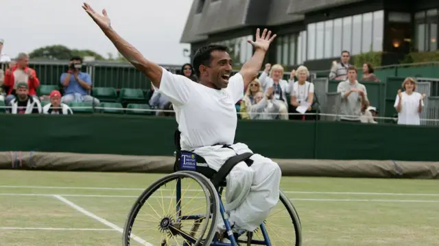 میستری در سال ۲۰۰۵ در مسابقات دونفره مردان ویمبلدون در یکی از زمینهای فرعی قهرمان شد