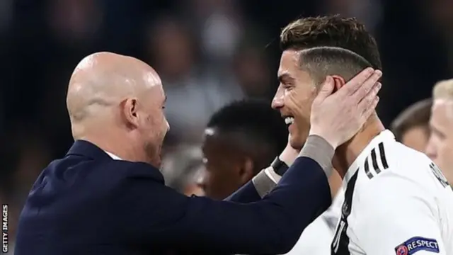 Ronaaldoon wayita Juveentus ture Chaampiyoons Liigii irratti kilaba Eriik Teen Haag Ayaaks waliin taphatee ture