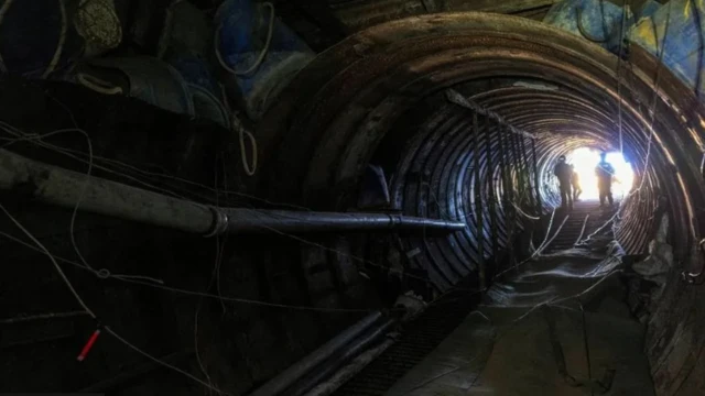 इसराइली सेना ने इस सुरंग को खोजने का दावा किया है