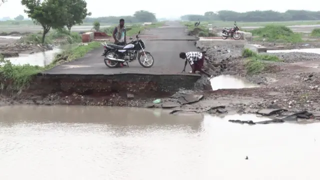 வெள்ளத்தில் பாதிக்கப்பட்ட தூத்துக்குடி