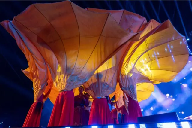 Sagantaa simannaa Bara Haaraa Beejiingitti gaggeefame irratti namoonni agarsiisa adda addaa agarsiisaa turan