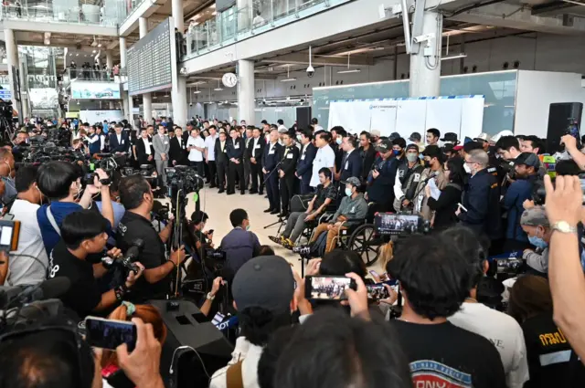 คนไทยอพยพกลับเที่ยวบินแรกถึงไทยวันที่ 12 ต.ค. จำนวน 15 คน 