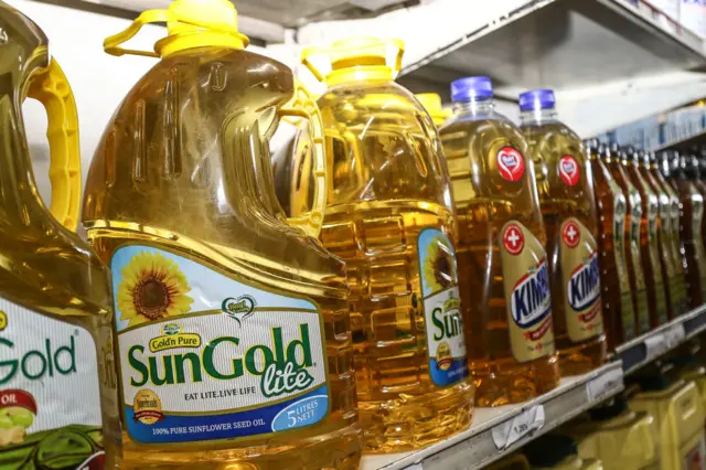 ပြည်ပကတင်သွင်းရတဲ့ နေကြာဆီက ပြည်တွင်းမှာ စျေးကြီး