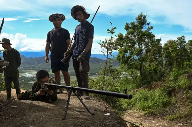 কুকি জনগোষ্ঠীর এরকমই স্বেচ্ছাসেবকদের বিরুদ্ধে মেইতেই এলাকায় হামলা চালানোর অভিযোগ উঠছে - প্রতিনিধিত্বমূলক ছবি