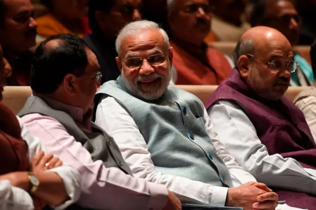 मोदी योगी