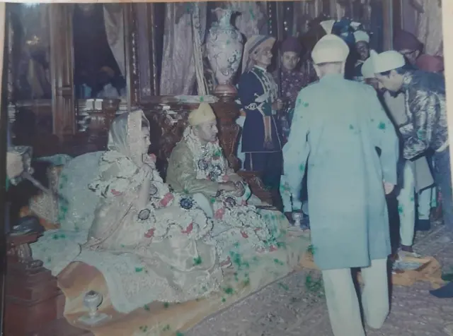 పట్టాభిషేక సమయంలో ముకరం జా