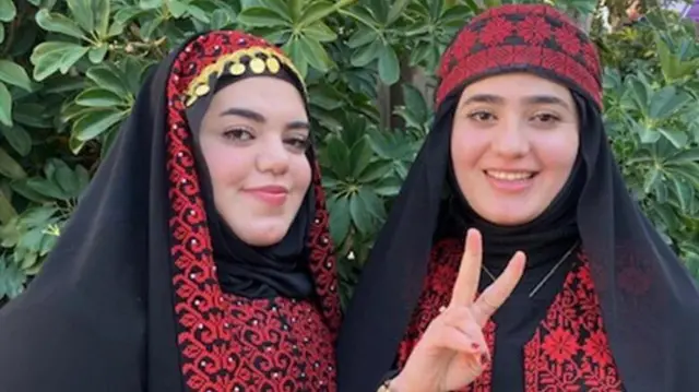 Wasu matasan Falasɗinawa da aka haifa bayan ɗaure mahaifinsu