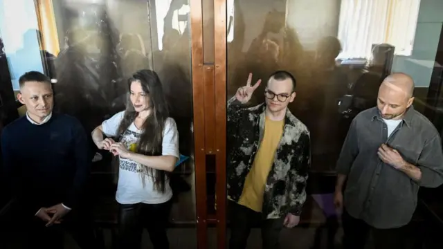 Gaazexeessitoonni afran (B-M) Konstaantin Gaabov, Antonina Favorskaya, Artyom Kiriger fi Sergei Karelin hundi isaanii hidhaa waggaa shanii fi walakkaa itti murtaa'eera