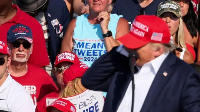 Donald Trump covered his ears immediately after the noise at the Pennsylvania rally