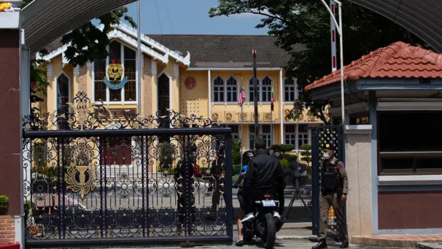 กราดยิงกรมทหาร