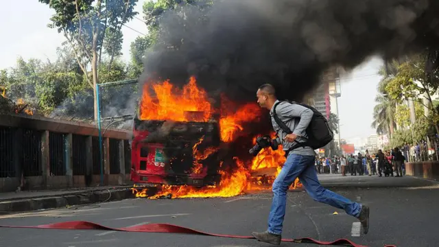 ২০১৫ সালের জানুয়ারিতে বিআরটিসি বাসে আগুন দেয়ার ঘটনা এটি। 