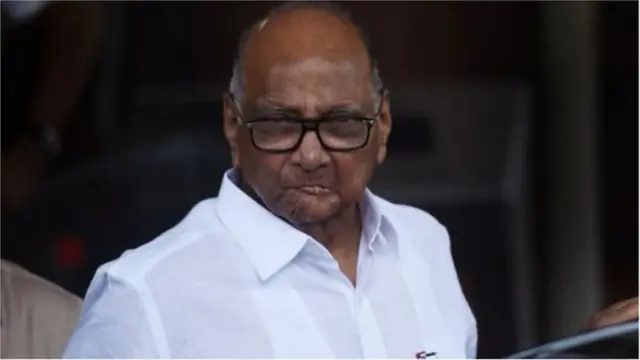 आयोगानं पवार यांना आपली साक्ष नोंदवण्यासाठी समन्स पाठवलं होतं.