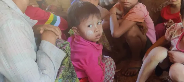 ဖေဖော်ဝါရီ ၅ ရက်လေကြောင်းတိုက်ခိုက်မှုအတွင်း ဗုံးခိုကျင်းထဲမြင်ကွင်း