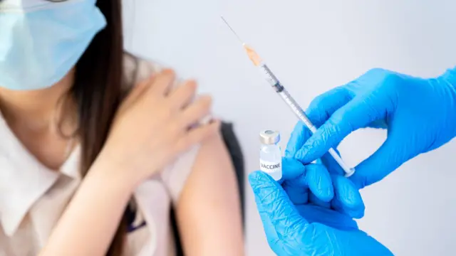 कोरोना लस