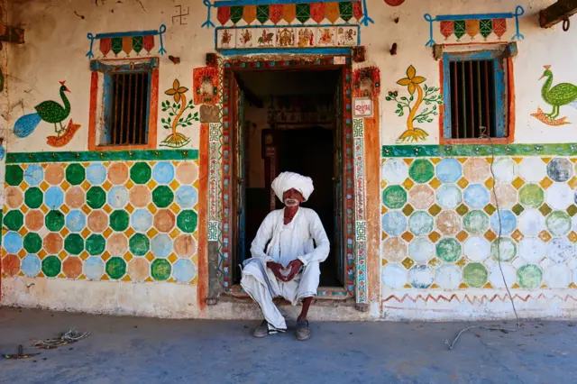 પ્રતીકાત્મક તસવીર