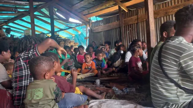 Sejumlah warga sipil Distrik Oksop yang menjadi pengungsi