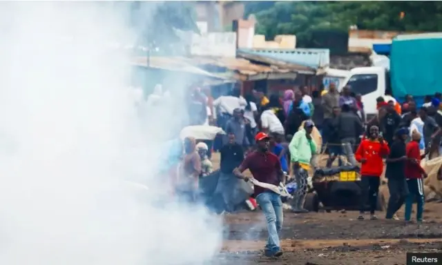 Polisi yakoresheje ibyuka biryana mu masao mu gutataya abigaragambya