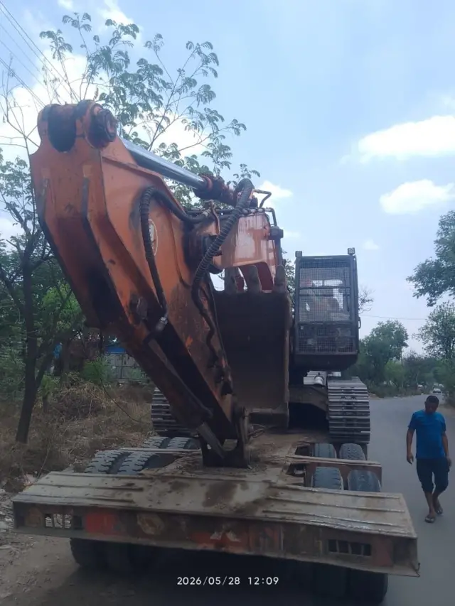 पोकलेन मशीन मुरबाडमार्गे पोहचवण्यात येत असून 29 मे पासून कामाला सुरुवात करण्यात येत असल्याची माहिती ठाणे जिल्हा परिषद जनसंपर्क विभागाकडून बीबीसी मराठीला देण्यात आली आहे.