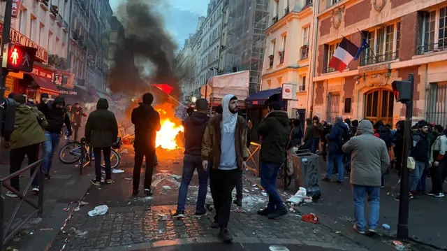 Paris'te Ahmet Kaya Kürt Kültür Merkezi yakınlarında silahlı saldırı: 3  ölü, 3 yaralı - BBC News Türkçe