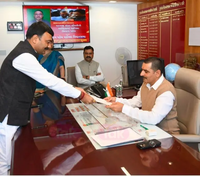 ગુજરાત પેટાચૂંટણી કૉંગ્રેસ ભાજપ બીબીસી ગુજરાતી 