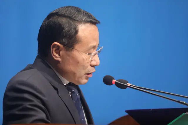 अर्थमन्त्री वर्षमान पुन