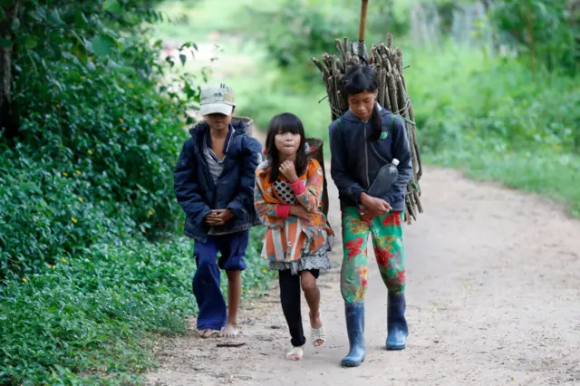 Trẻ em dân tộc thiểu số Ba Na