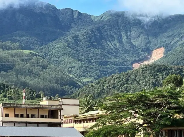 நிலச்சரிவு ஏற்பட்ட பகுதி