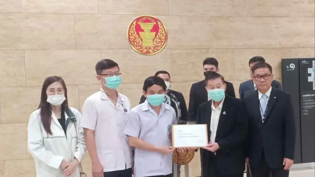 เมื่อวันที่ 2 ก.พ. ประธานคณะกรรมาธิการ ป.ป.ช.สภาผู้แทนราษฎร รับหนังสือและเอกสาร จาก นพ.สุภัทร ขอให้ตรวจสอบการโยกย้ายข้าราชการกระทรวงสาธารณสุข อย่างไม่เป็นธรรม 