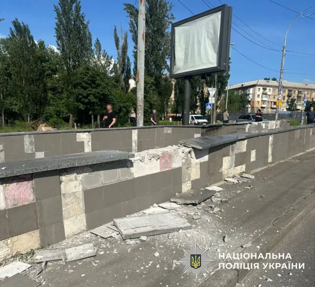 Пошкоджений вхід до підземного переходу